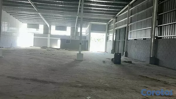 oficinas y locales comerciales - Alquilo Nave 3,800 Mts en Santiago de los caballer 5