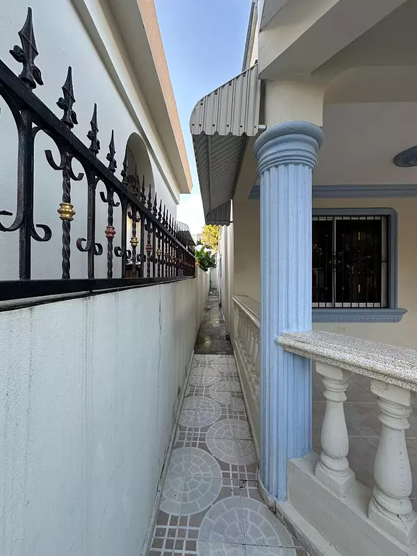 apartamentos - Casa Amplia con Patio en Vista Linda 3