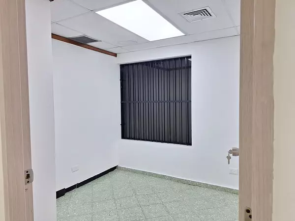 oficinas y locales comerciales - local en Piantini 2