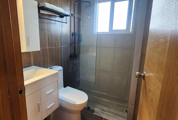 apartamentos - SE VENDE

Apartamento en 8vo piso con hermosa vista. En Av. Lope de Vega, Arroyo 1
