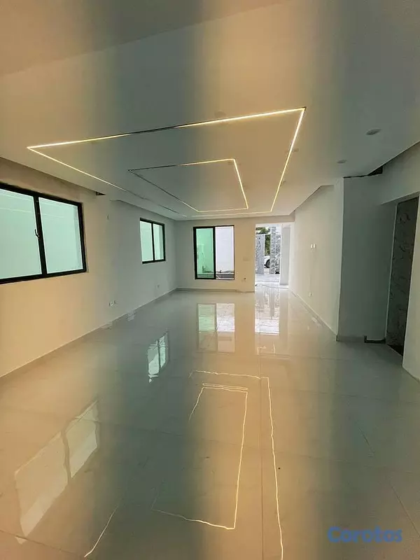 casas - 🏡  Casa en Prado Oriental en venta con piscina de 3 niveles 2