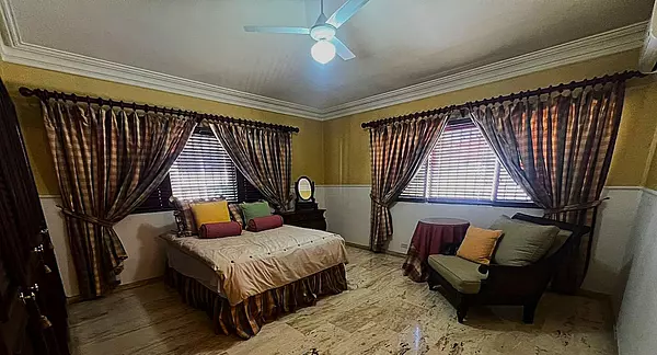 casas - Amplia casa en venta en Los Rios 5