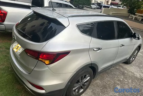 jeepetas y camionetas - Hyundai Santa Fe 2016 DOHC 6