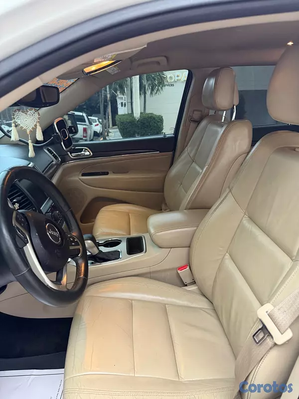 jeepetas y camionetas - Vendo jeep Grand cherokee 2017 3