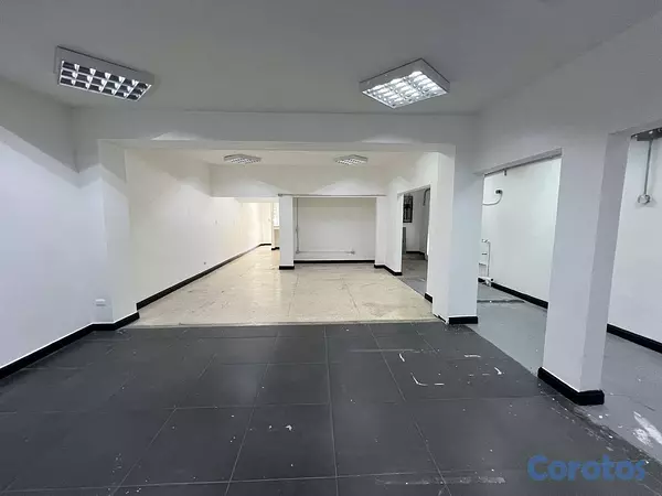 oficinas y locales comerciales - Alquiler de Local en naco 1er piso 8