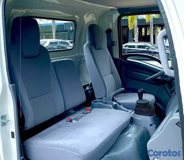 camiones y vehiculos pesados - CAMION ISUZU NPR CHASIS (14 PIES),  2026 10