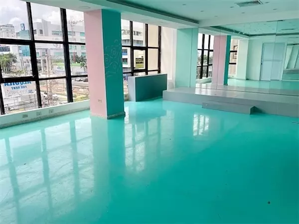 oficinas y locales comerciales - Local comercial en Piantini 6