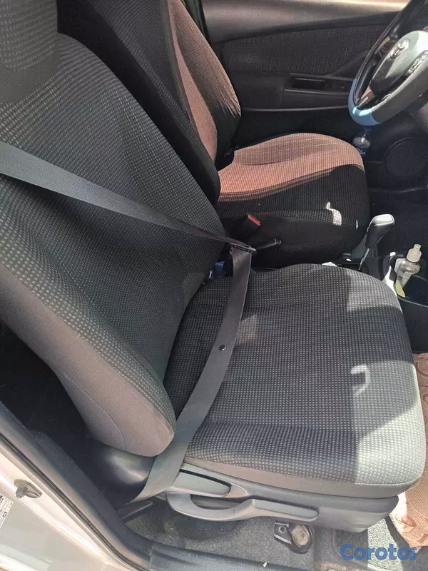 otros vehiculos - Toyota vitz 2018 negociable 6