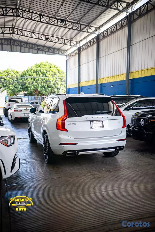 jeepetas y camionetas - Volvo XC90 T6 R-Deding 2021 Recien Importada Clean 4
