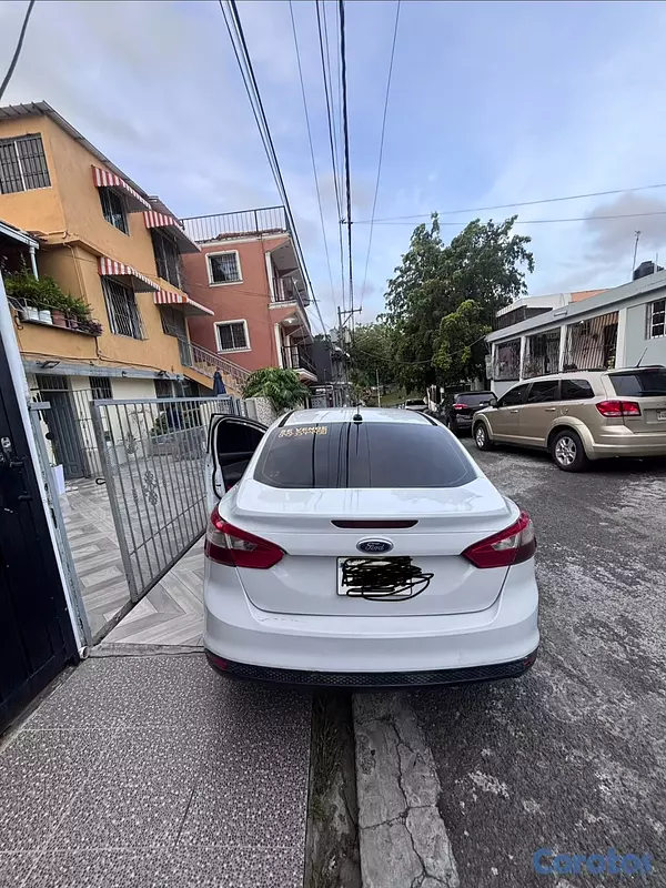 carros - VENDO FORD FOCUS EN EXCELENTE CONDICIONES 2