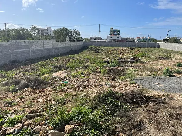 solares y terrenos - Solar de 2,000 metros cuadrados en Prado Oriental, Autopista de San Isidro 3