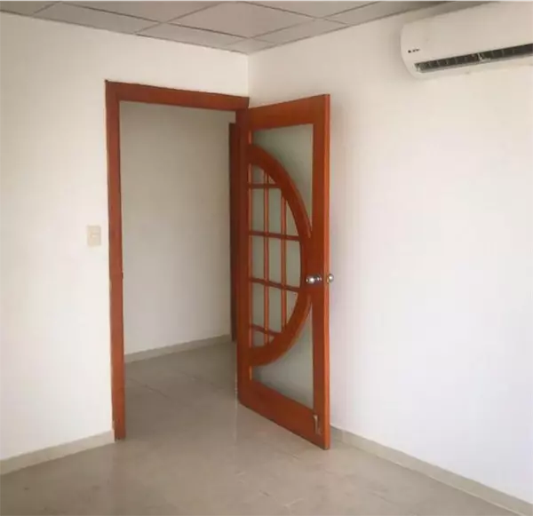 oficinas y locales comerciales - Local en Piantini 130 M 2