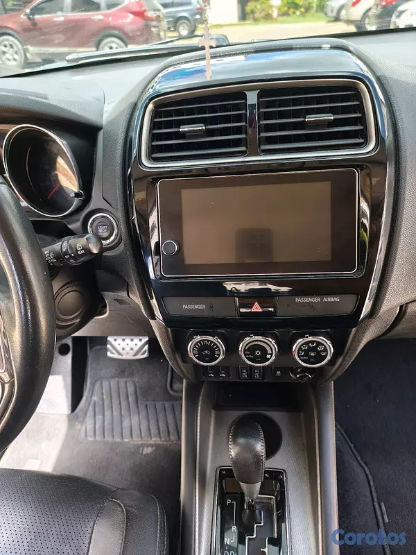 jeepetas y camionetas - Mitsubishi Outlander en muy excelente condiciones 18