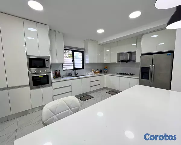 casas - Casa Moderna en Arroyo Hondo III con piscina  2