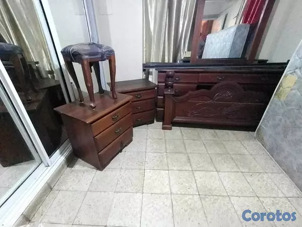 muebles y colchones - De oportunidad juego de cuarto en Caoba Centenaria 3