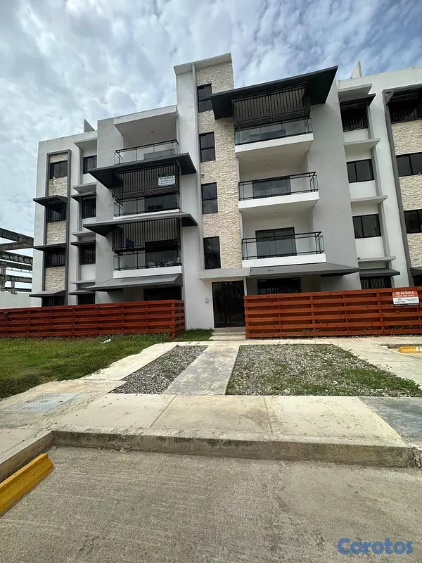 apartamentos - 🏡 APARTAMENTO EN VENTA – 1ER PISO CON PATIO Y 2 PA 15