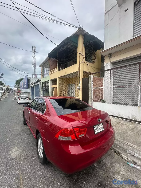 carros - se vende Kia Lotze imteresados escribir  5