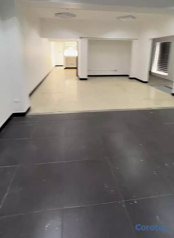 oficinas y locales comerciales - Alquiler de Local en naco 1er piso 9