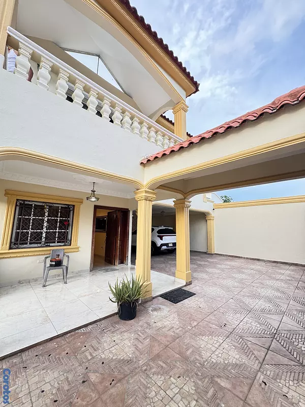 casas - venta de Mansión próximo a la avenida España con 1000mts y piscina súper grande  4