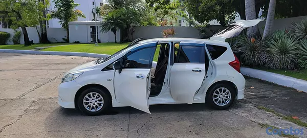carros - Nissan Note 2013 versión full, en muy buenas condiciones. 2