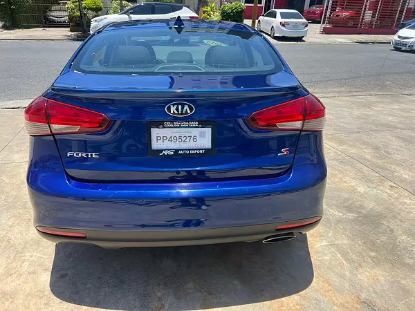 carros - kia forte  10