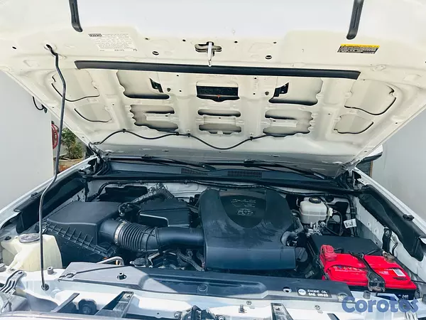 jeepetas y camionetas - SE VENDE TOYOTA TACOMA TRD FUR 2019 EN SANTIAGO DE LOS CABALLEROS  7