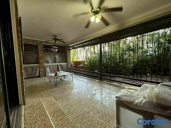 casas - Amplia casa en Arroyo Hondo II 5
