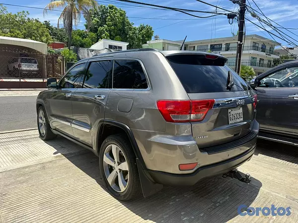 jeepetas y camionetas - Jeep Grand Cherokee 2011 4