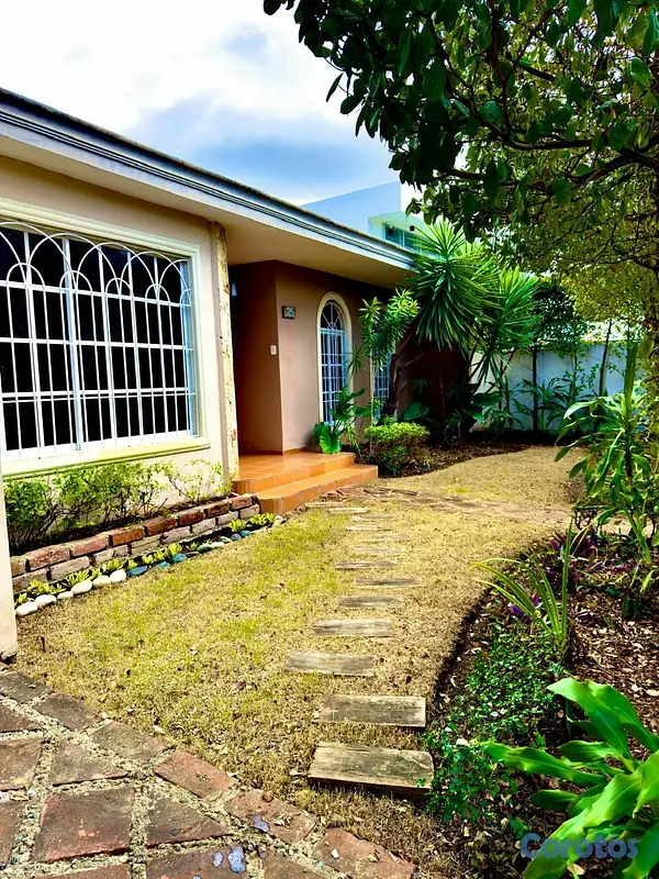 casas - SE RENTA CASA PARA LOCAL COMERCIAL – REPARTO DEL E 6
