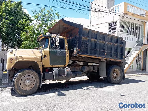 camiones y vehiculos pesados - Camion Mack R600  9
