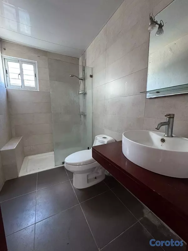 apartamentos - vendo gala primer nivel tres habitaciones 2.5 baños parqueo balcón servicio  10