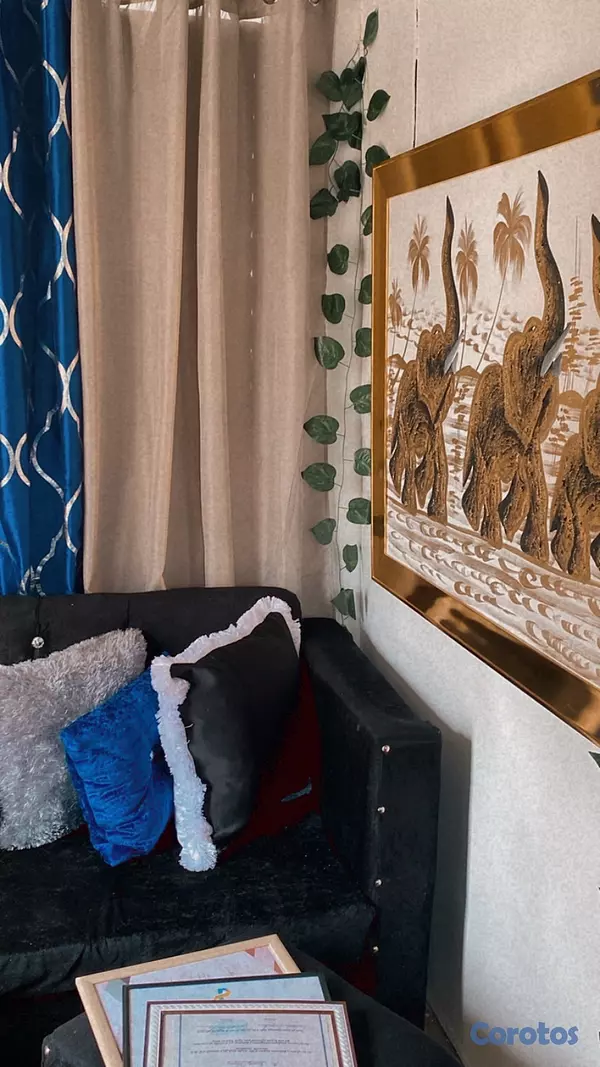 muebles y colchones - Se vende mueble con dos otomanes y una mesa 2
