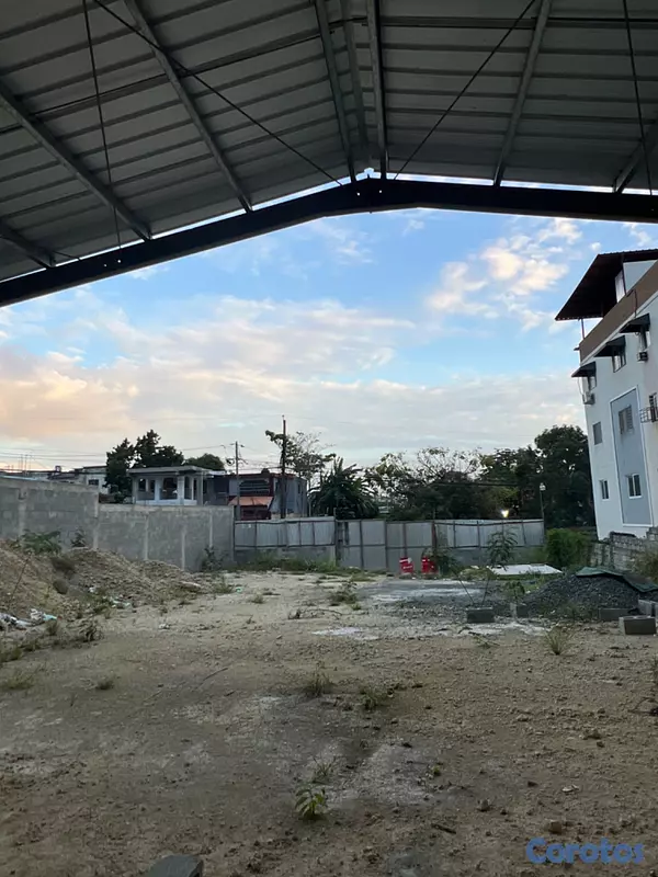 solares y terrenos - ALQUILO SOLAR EN LA AV. JACOBO MAJLUTA (CON NAVE). 5