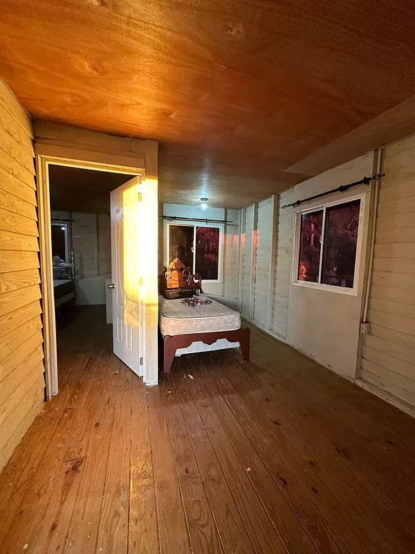 solares y terrenos - Finca de 7 Tareas con Caseta y Piscina en Las Montañas  3