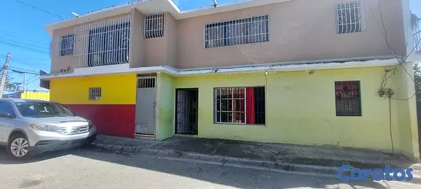 oficinas y locales comerciales - 🏢 VENTA DE EDIFICACIÓN – OPORTUNIDAD 🏢 💰 Precio negociable 2 Locales y 2 Apts 15