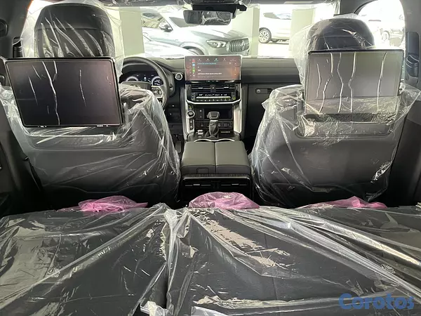 jeepetas y camionetas - Toyota Land Cruiser VXR 2026 13