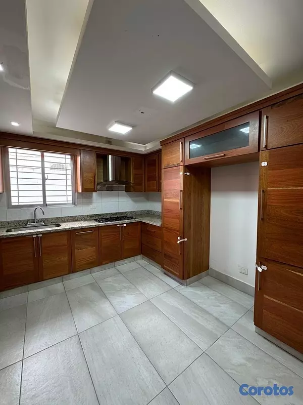 casas - CASA EN VENTA EN SANTIAGO DE LOS CABALLEROS PRÓXIMO A LA 27 de febrero  8