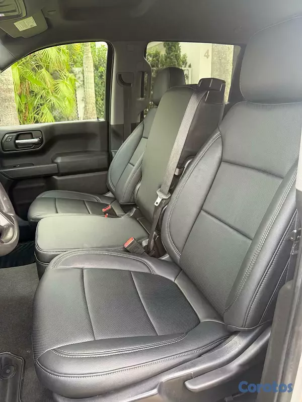 jeepetas y camionetas - chevolet silverado 2020 7