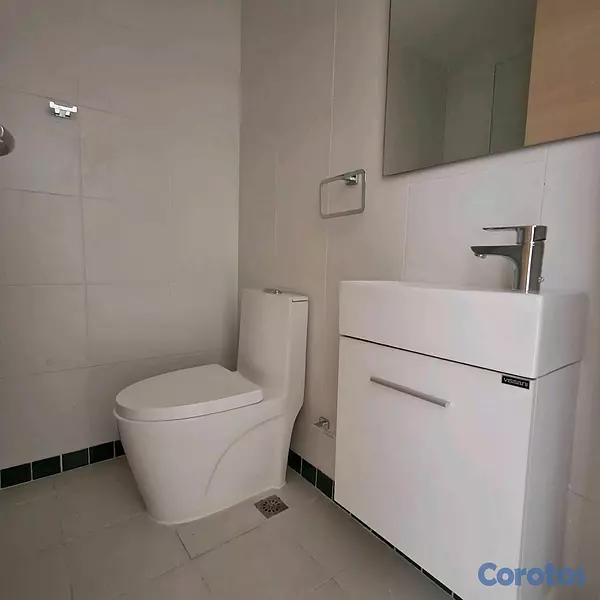 apartamentos - Apartamento con vista limpia en Evaristo Morales piso alto 8