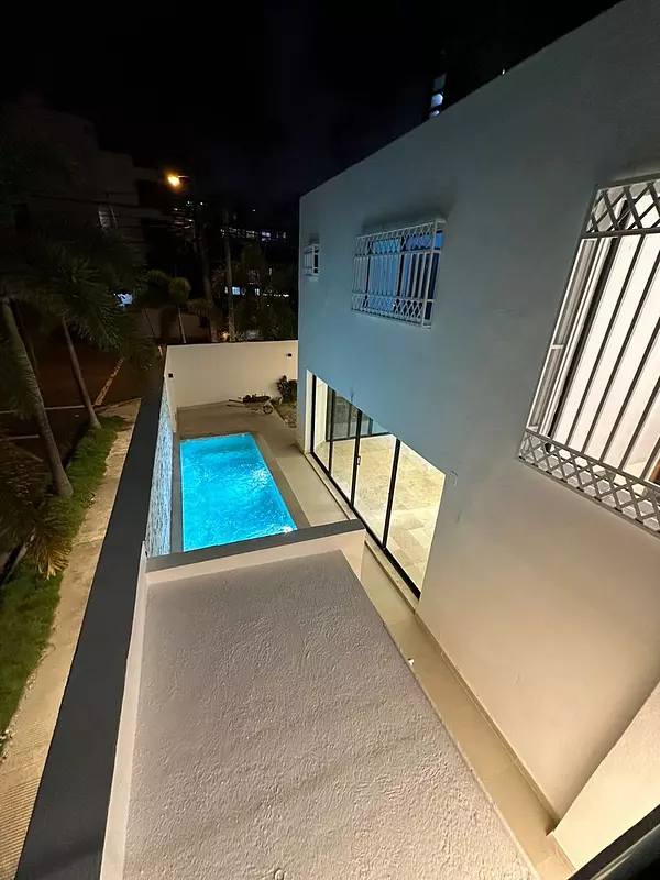 apartamentos - ALQUILO CASA EN BELLA VISTA CON  LINEA BLANCA

U$6,300 

- 370mst  6