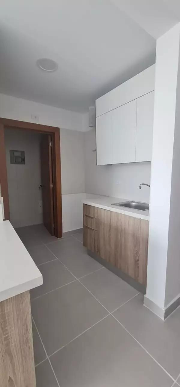 apartamentos - Se alquila apartamento en Evaristo Morales 3