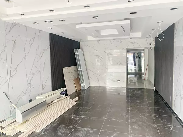 oficinas y locales comerciales - Local bella vista primer nivel  4
