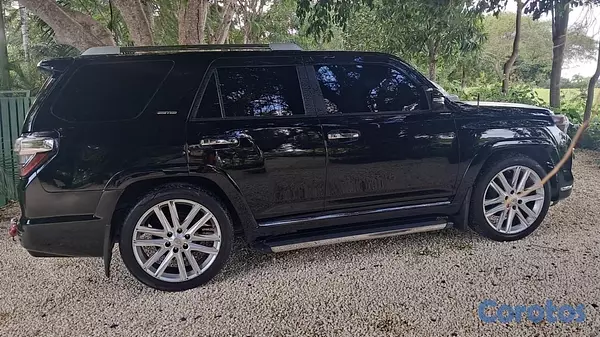 jeepetas y camionetas - estoy vendiendo para irme del país  7