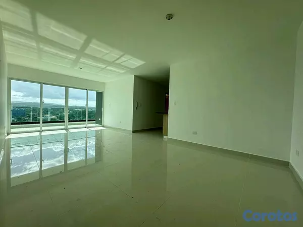 apartamentos - SE VENDE HERMOSO Y ESPACIOSO PRIMER NIVEL EN AVE. HISPANOAMERICANA, SANTIAGO 7