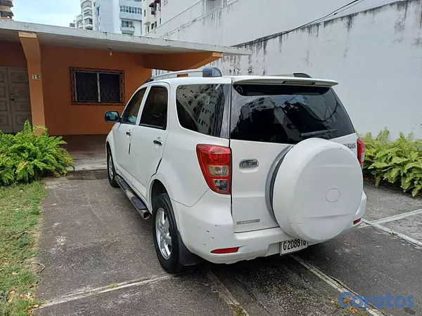 jeepetas y camionetas - Daihatsu Terios Long  RD$ 460,000 7