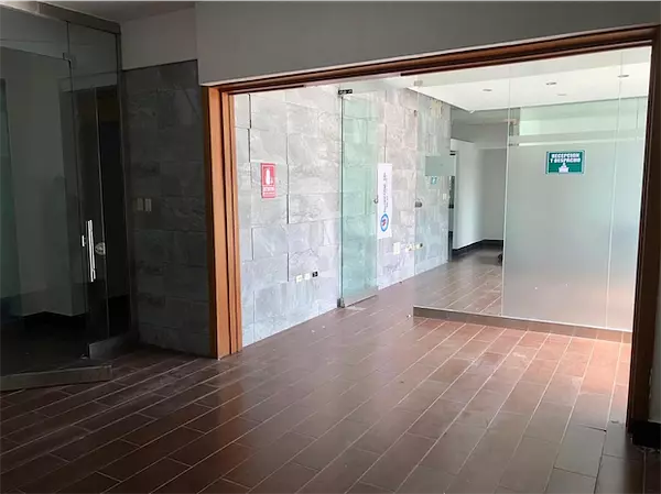oficinas y locales comerciales - Local zona altamente comercial 1500 m 2