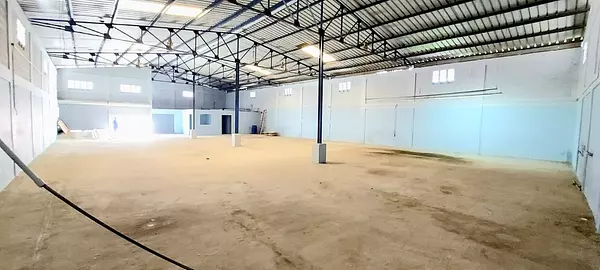oficinas y locales comerciales - 🔵Alquilo Nave  600 mts prox al km 16 Aut. Duarte  4