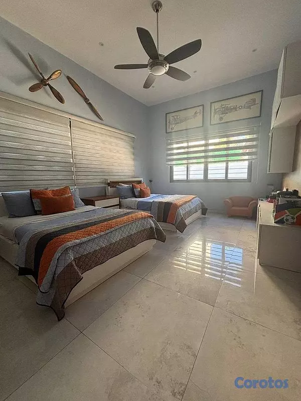 casas - Casa de 4 habitaciones 4 baños en alquiler en Viej 19