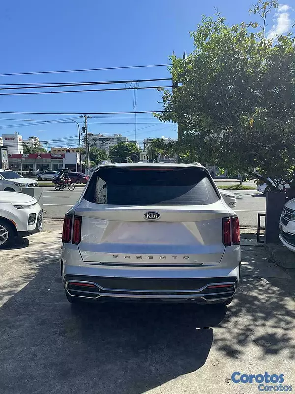 jeepetas y camionetas - Kia Sorento Luxury 2021 6