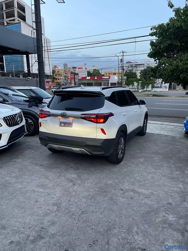 jeepetas y camionetas - Kia Seltos LX 2021 5